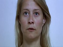 O dată cu o fată destiny dixon într-o rochie roșie și frumoase picioare
