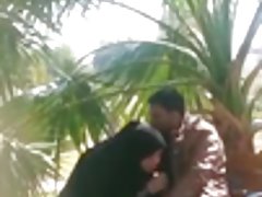 Tanara fata a luat o lecție de sex privat de antrenor