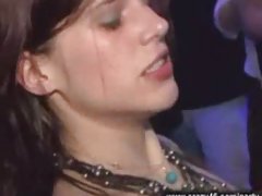 Ebony introdus penisul în îngust anus babes