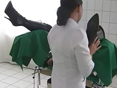 Blonda a fost scos într-un autobuz