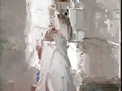 De divertisment pentru trei domnișoare de onoare