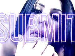 Fata angelica aduce la orgasm