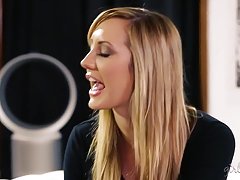 Sex cu nerealist busty