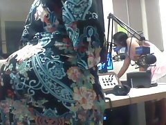 Jocuri cu matura pe podeaua din bucătărie