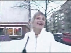 Latoya naibii de străin