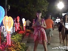Excitat asia de fata anal umori doi bărbați