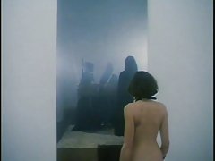 O femeie în costum de afaceri este obraznic cu iubitul tau
